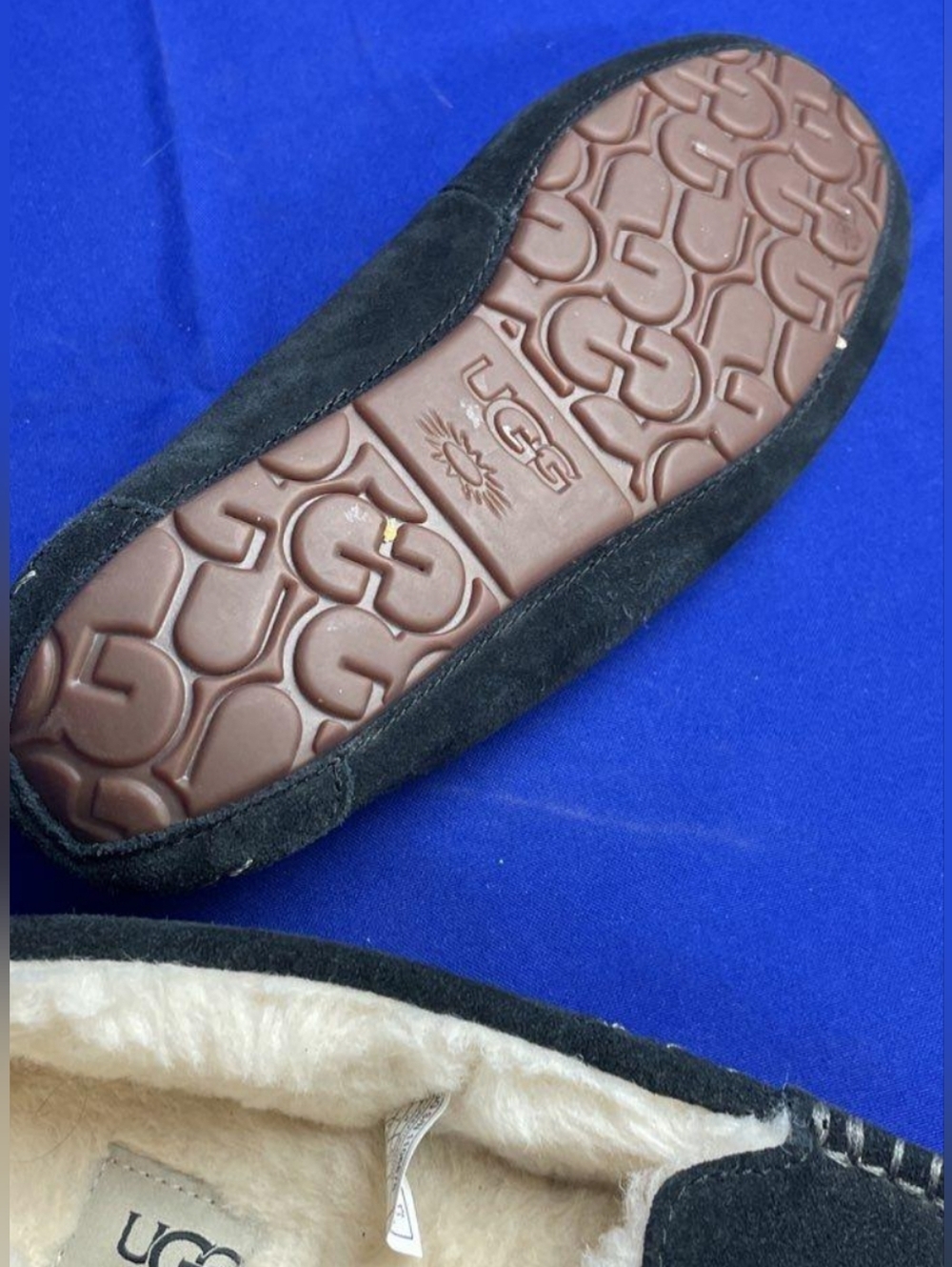 UGG Ansley Suede Moccasin Slippers Wmn's Size 9 Used Exc MSRP $115 - Picture 8 of 10